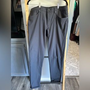 Lulu Lemon Slim-Fit ABC Pant (33 x 34)